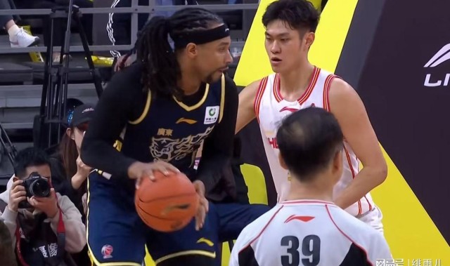 朱芳雨赌对了！广东队狂练“新内线”，杜锋为他拒绝交易王浩然？