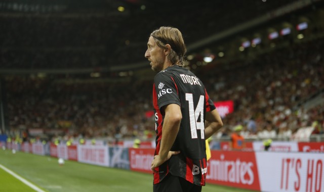 隆戈：莫德里奇今日从国家队回归米兰，备战对阵博洛尼亚的比赛