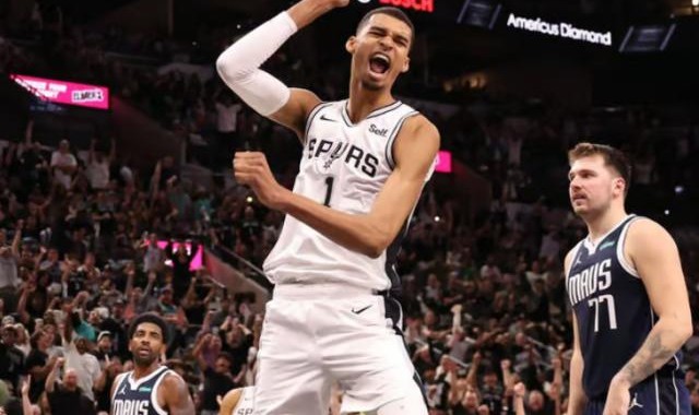 开运体育官方网站-文班首秀被犯规捆住手脚 15分5板2断不乏亮点